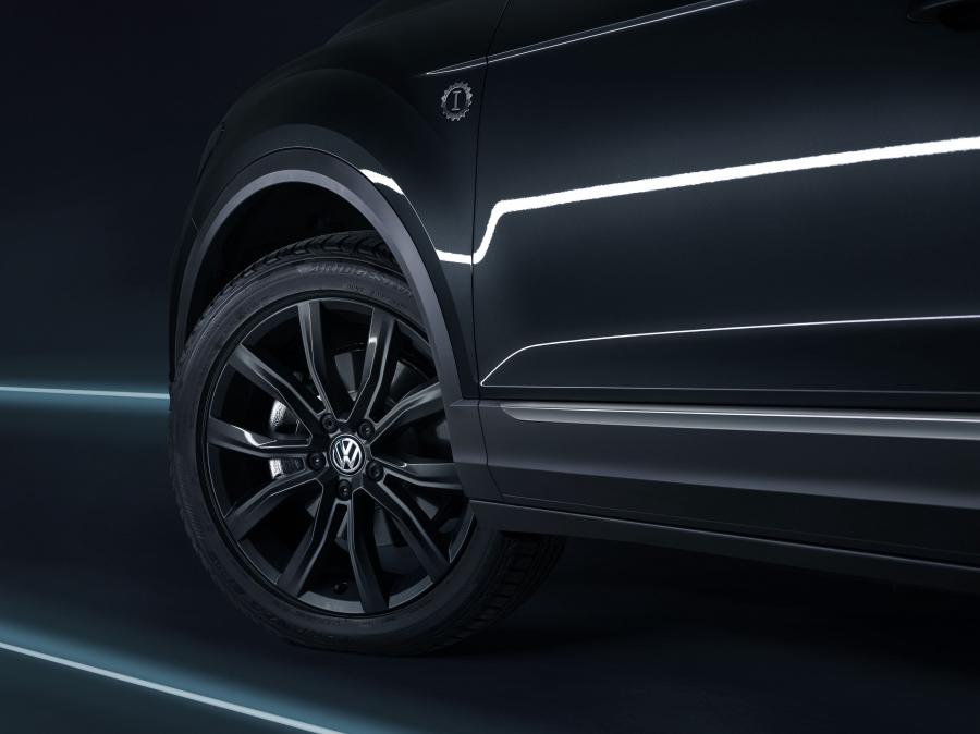 Детали экстерьера Volkswagen T-Roc Black 2017 года  (фото 4 из 7)